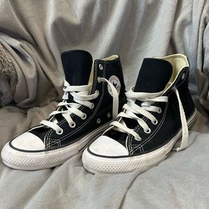 Converse black high top sneakers_ girls size 2.5